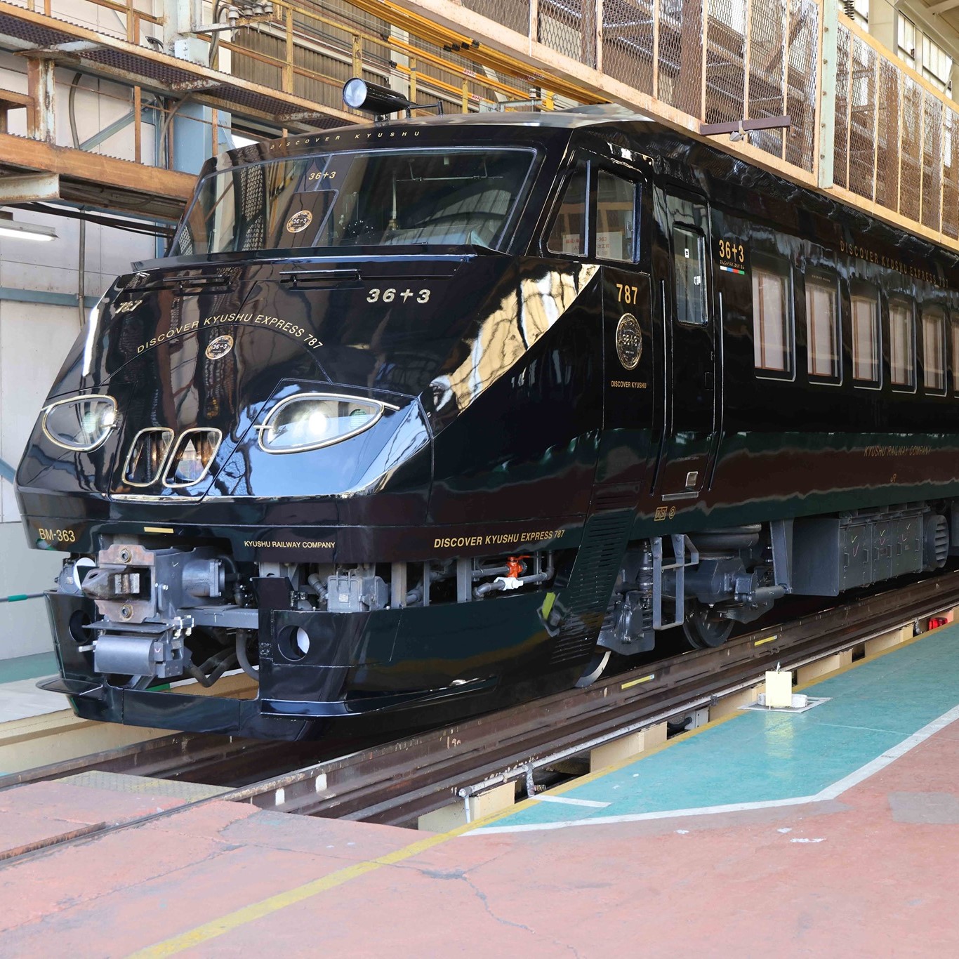 JR九州の新しい観光列車「36ぷらす3」が、本日公開！ | ネコ・パブリッシング