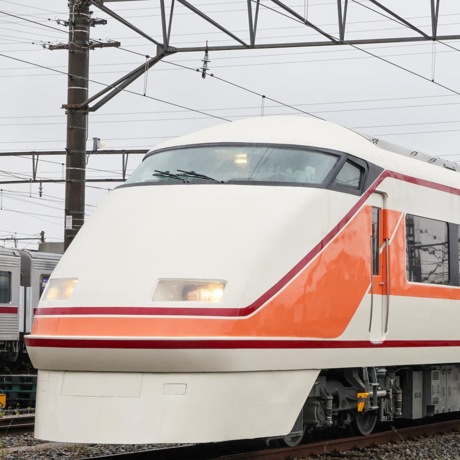 祝 デビュー30年 東武鉄道の100系スペーシア 0型りょうもうが リバイバルから 運行 ネコ パブリッシング